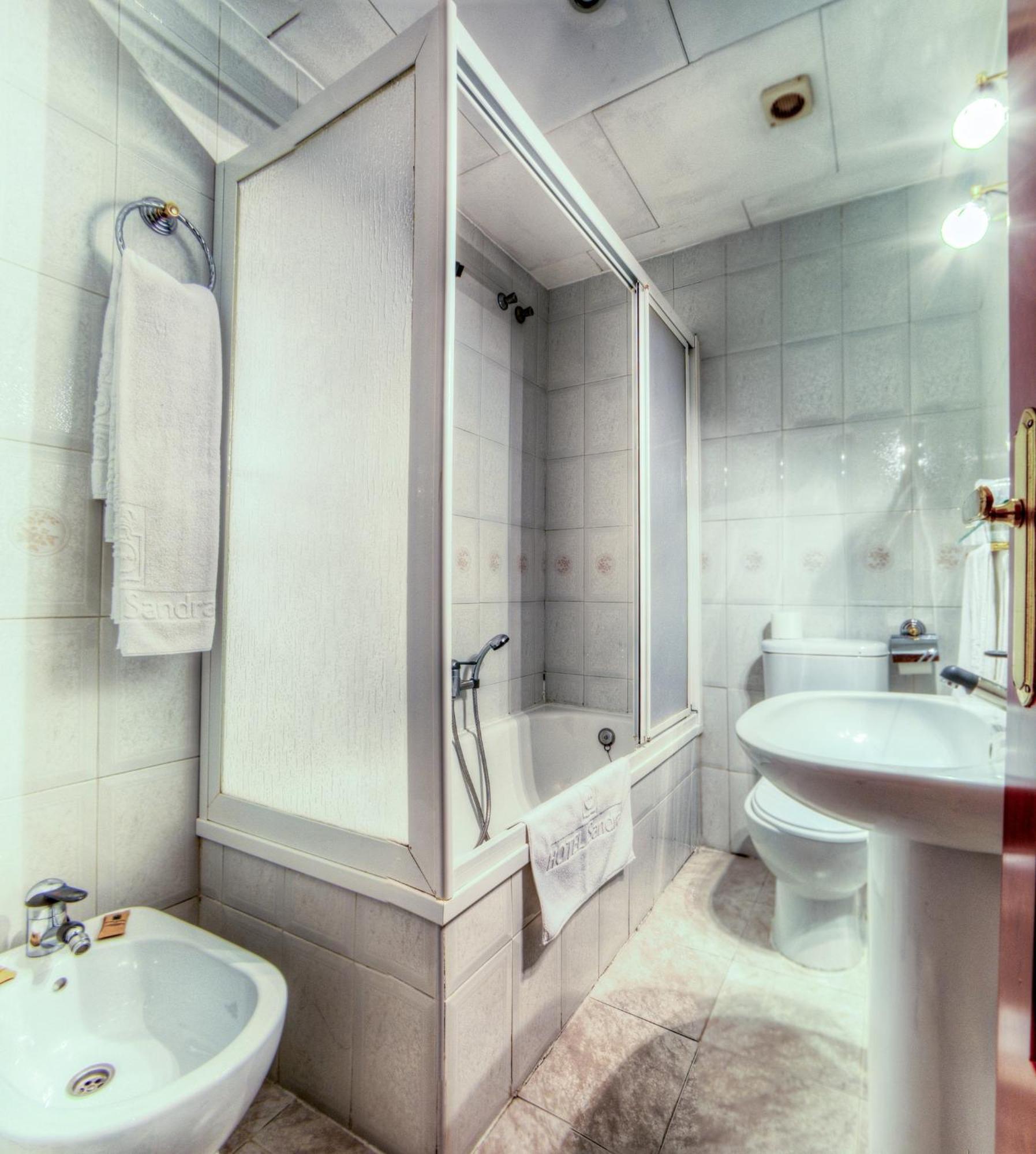 Hotel Sandra الكالا ذي غواذَيْرا الغرفة الصورة