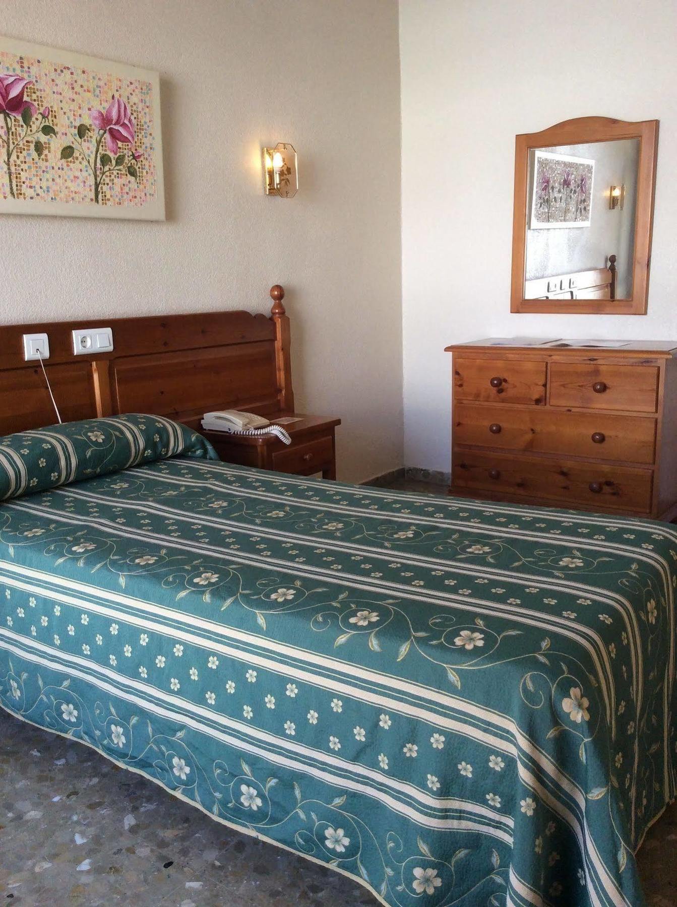 Hotel Sandra الكالا ذي غواذَيْرا المظهر الخارجي الصورة