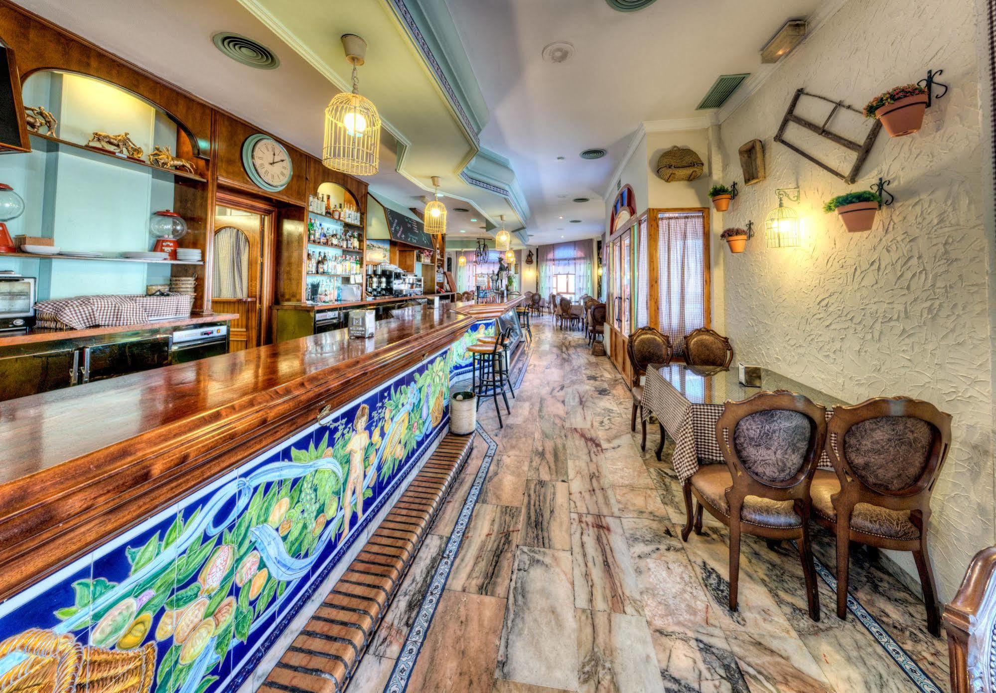 Hotel Sandra الكالا ذي غواذَيْرا المظهر الخارجي الصورة