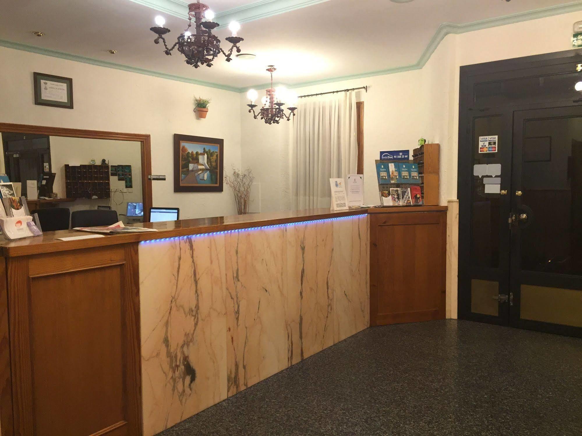 Hotel Sandra الكالا ذي غواذَيْرا المظهر الخارجي الصورة