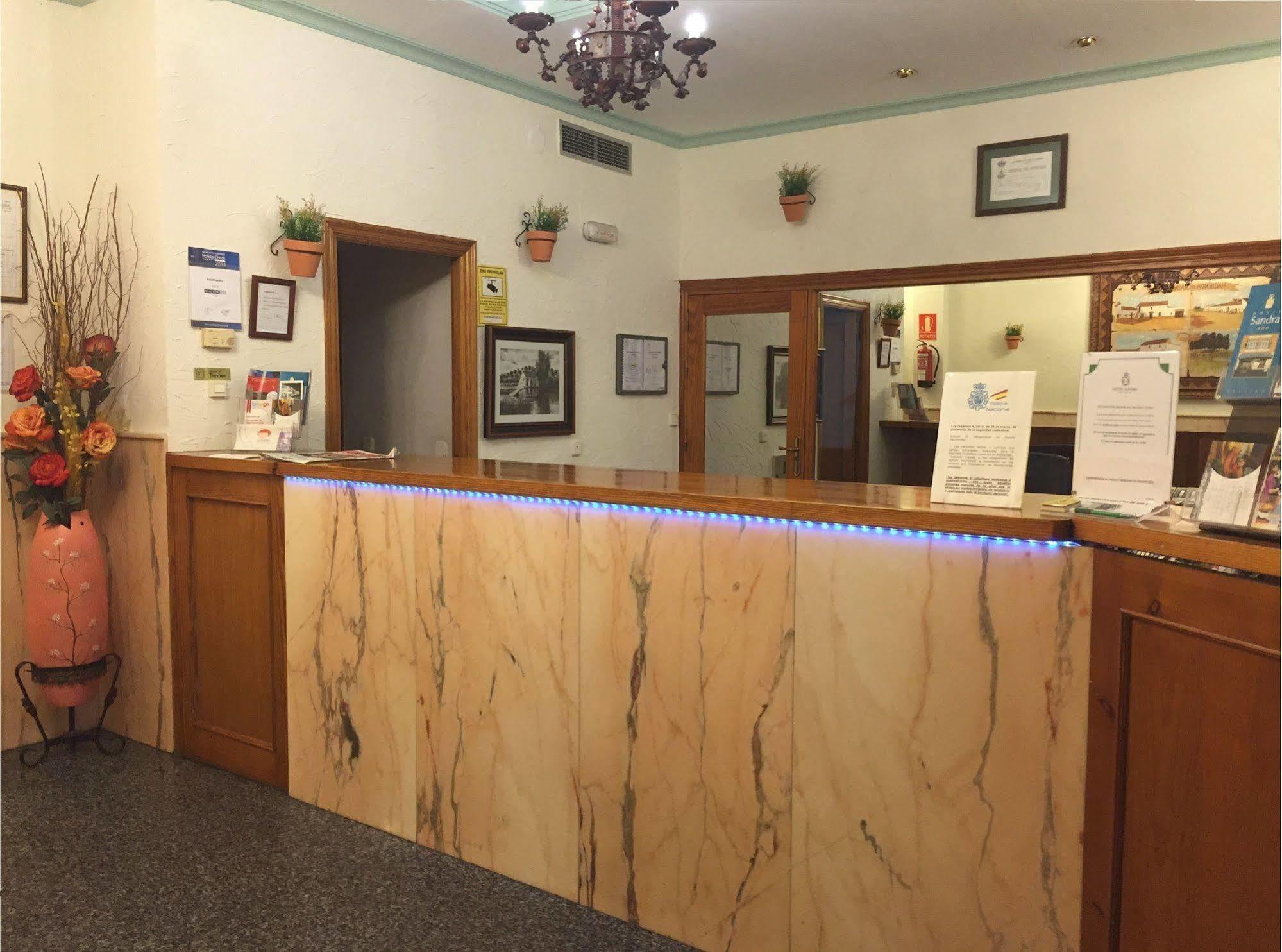 Hotel Sandra الكالا ذي غواذَيْرا المظهر الخارجي الصورة